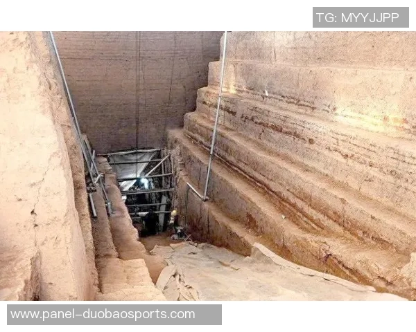 探索et足球的魅力与发展历程,揭示其在全球体育中的独特地位与影响力 探索et足球的魅力与发展历程,揭示其在全球体育中的独特地位与影响力