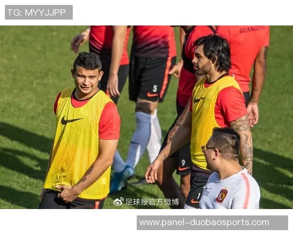 足球露鸟引发的热议与争议背后隐藏的文化与社会现象分析